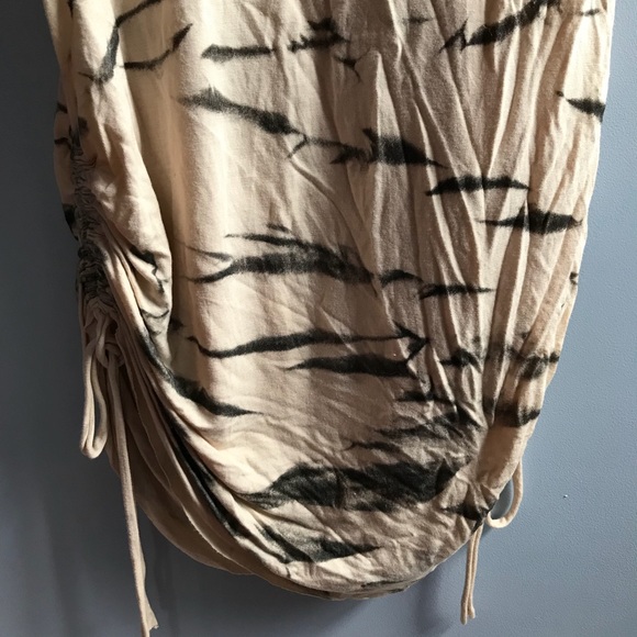 Unique! Urban Outfitters t shirt dress - Picture 2 of 5